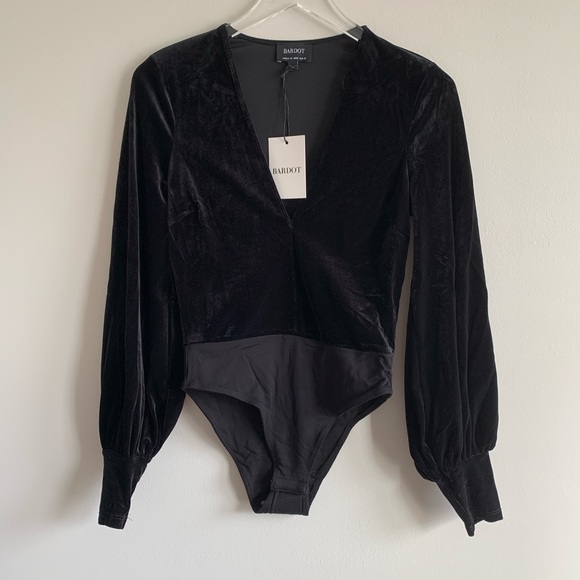 Bardot Bryony Balloon Sleeve Velvet Bodysuit black - Picture 10 of 16
